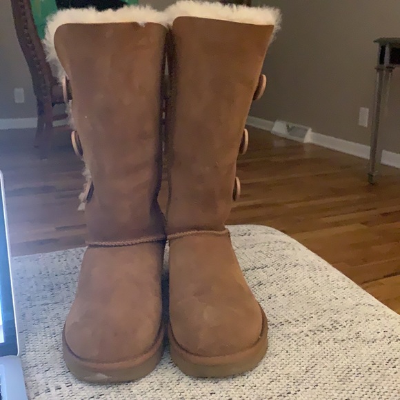 UGG Bailey Button Triplet II - Picture 5 of 5